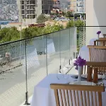 The Queen's Lion Premium Hotel Sarandë
