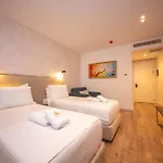 The Queen's Lion Premium Hotel *