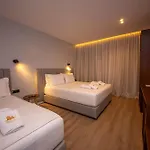 The Queen's Lion Premium * Saranda
