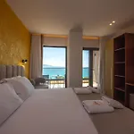 The Queen's Lion Premium