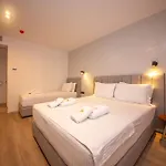 The Queen's Lion Premium Sarandë