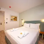 Hotel The Queen's Lion Premium *