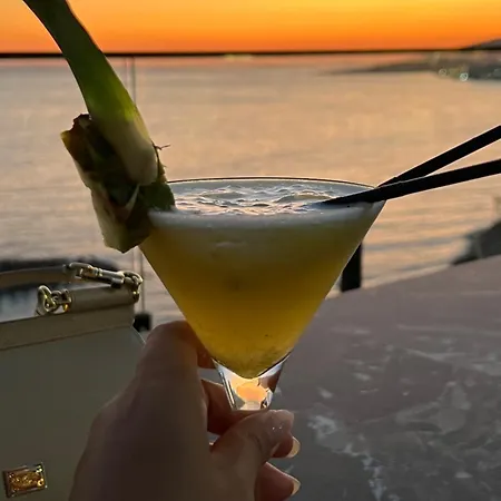 Отель The Queen's Lion Premium Саранда