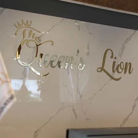 Отель The Queen's Lion Premium Саранда