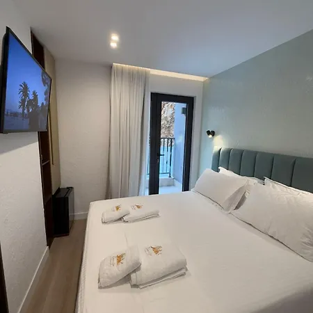 The Queen's Lion Premium * Sarande