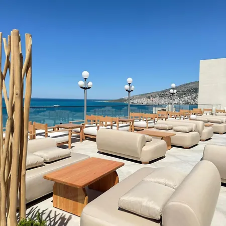 The Queen's Lion Premium Sarande