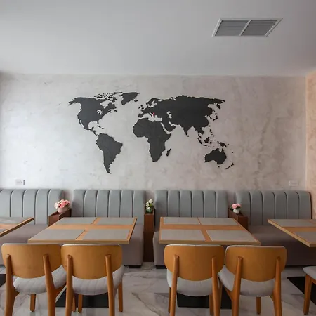 Отель The Queen's Lion Premium Саранда