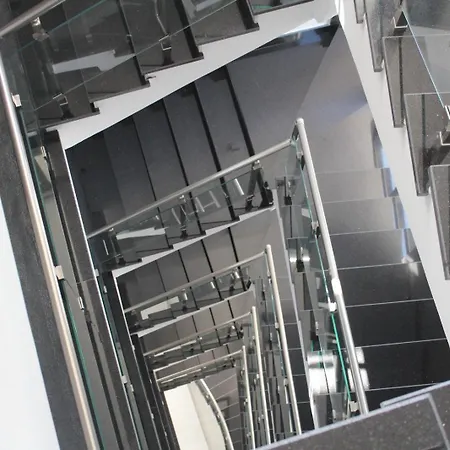 The Queen's Lion Premium Szálloda *