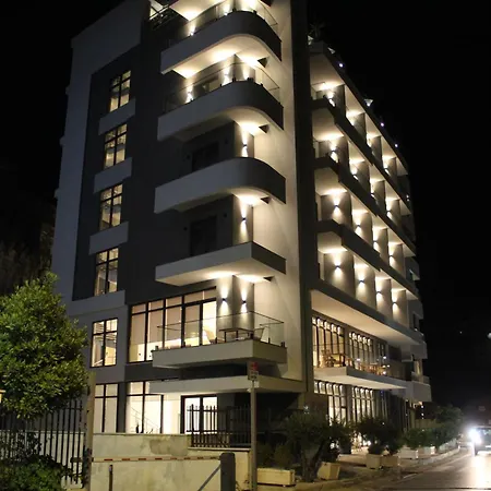 The Queen's Lion Premium Hotel