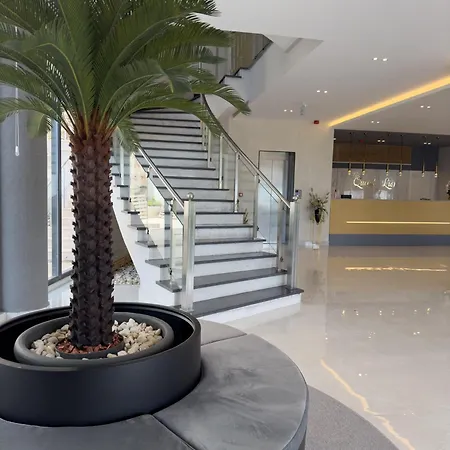 The Queen's Lion Premium Hotel