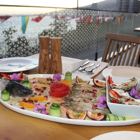 Szálloda The Queen's Lion Premium *