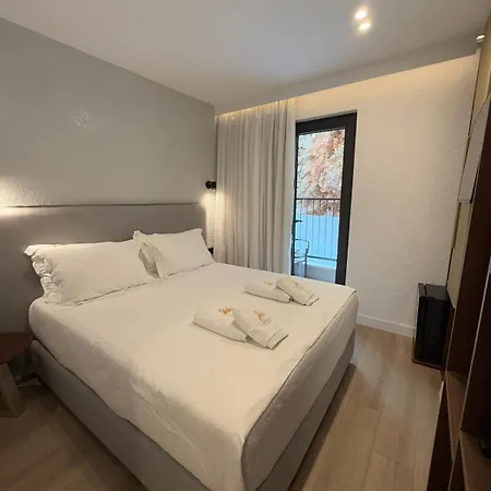 The Queen's Lion Premium Szálloda Saranda