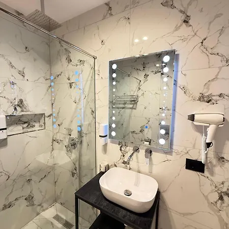 Szálloda The Queen's Lion Premium Saranda