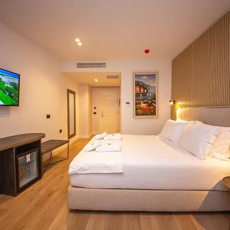 Szálloda The Queen's Lion Premium *