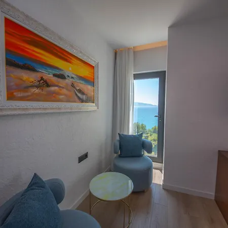 The Queen's Lion Premium Szálloda Saranda