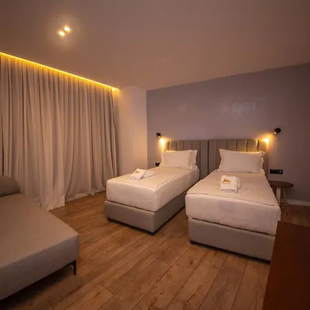 The Queen's Lion Premium Szálloda Saranda