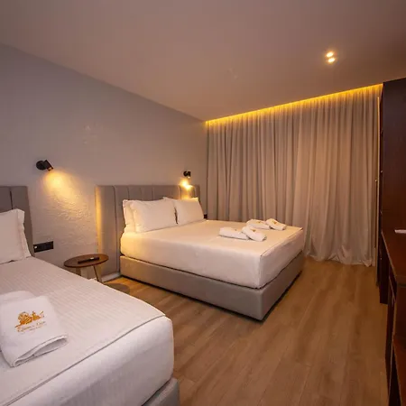 The Queen's Lion Premium * Sarandë