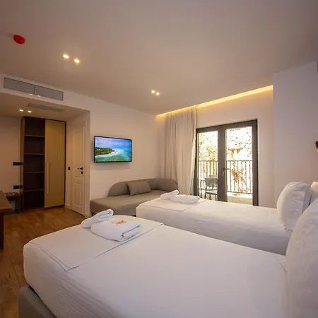 The Queen's Lion Premium Hotel
