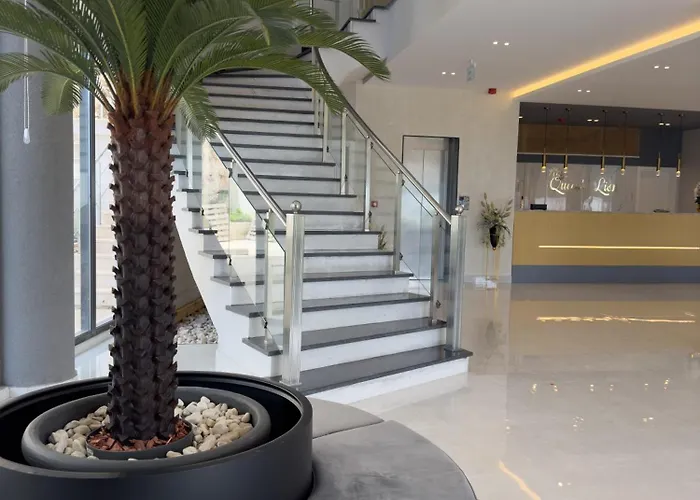 The Queen's Lion Premium Hotel