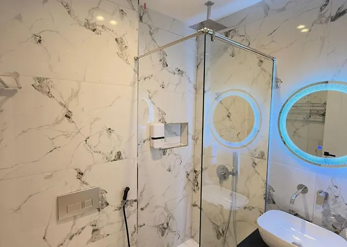 Otel The Queen's Lion Premium *