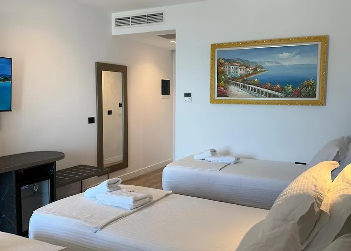 The Queen's Lion Premium Otel