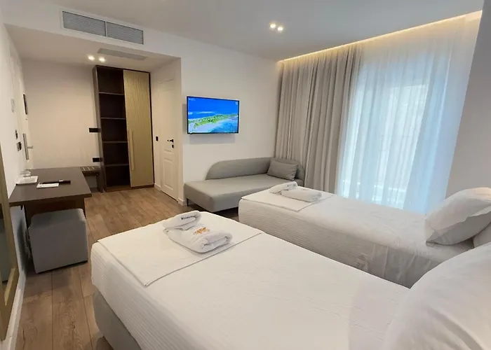 The Queen's Lion Premium Saranda