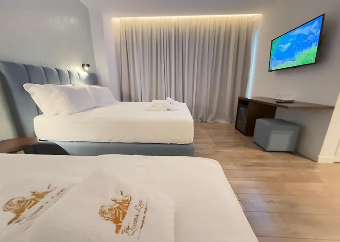 The Queen's Lion Premium * Saranda