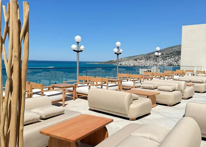 The Queen's Lion Premium Sarandë