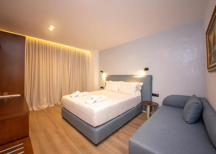 The Queen's Lion Premium Hotel