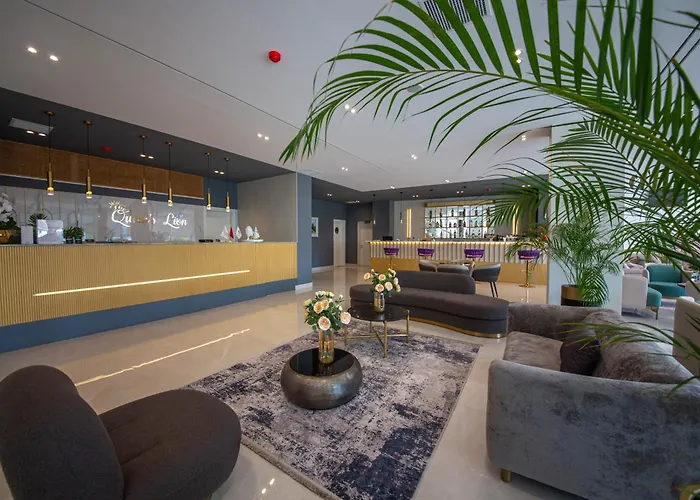 The Queen's Lion Premium Sarandë