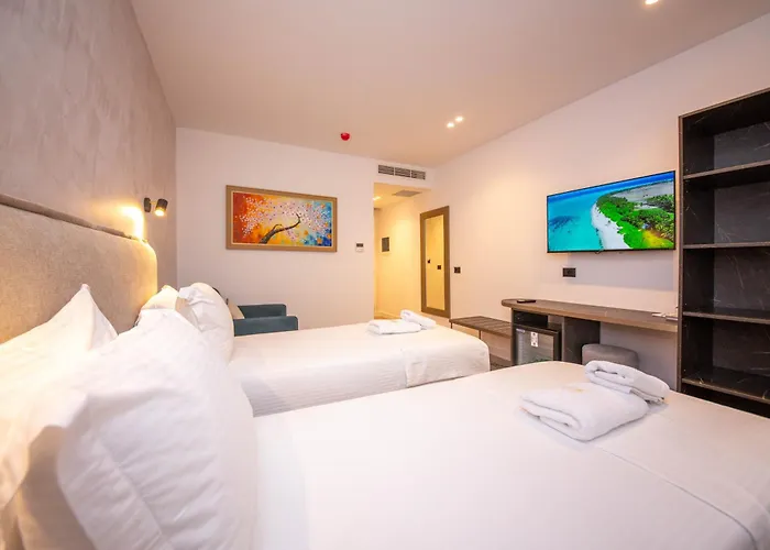 Hotel The Queen's Lion Premium