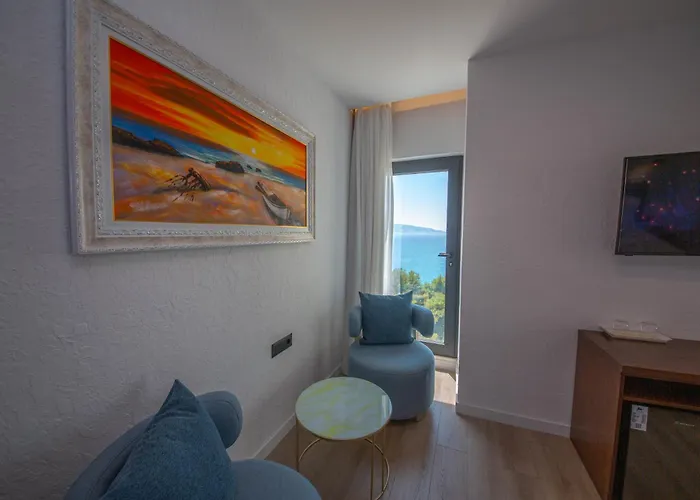 The Queen's Lion Premium Otel Saranda