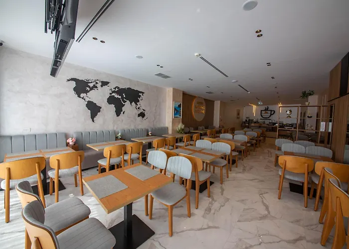 The Queen's Lion Premium Sarandë