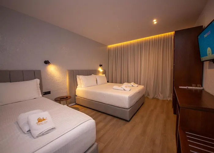 The Queen's Lion Premium * Sarandë