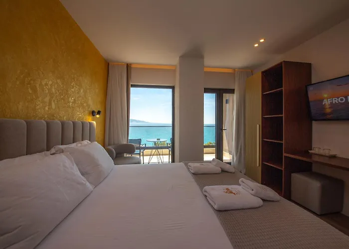 The Queen's Lion Premium