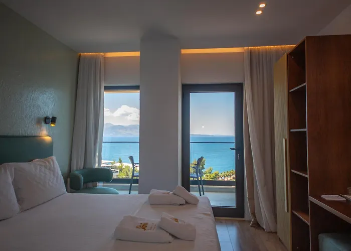 The Queen's Lion Premium