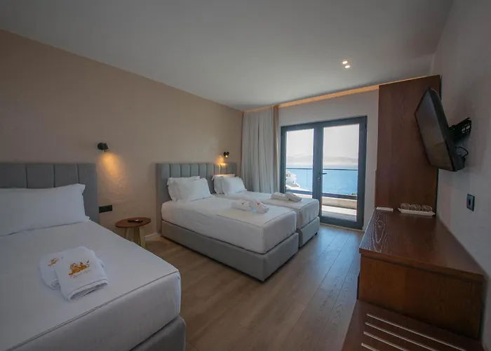 The Queen's Lion Premium Отель *
